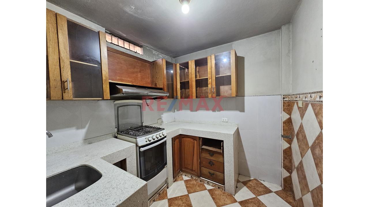 Casa De 3 Pisos En Alquiler Para Empresas, Oficinas O Vivienda En Excelente Ubicación De San Juan De Miraflores - 20