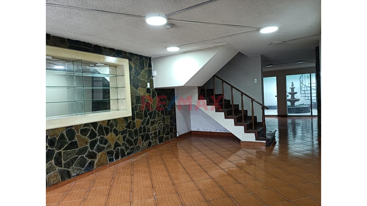 Casa De 3 Pisos En Alquiler Para Empresas, Oficinas O Vivienda En Excelente Ubicación De San Juan De Miraflores - 2