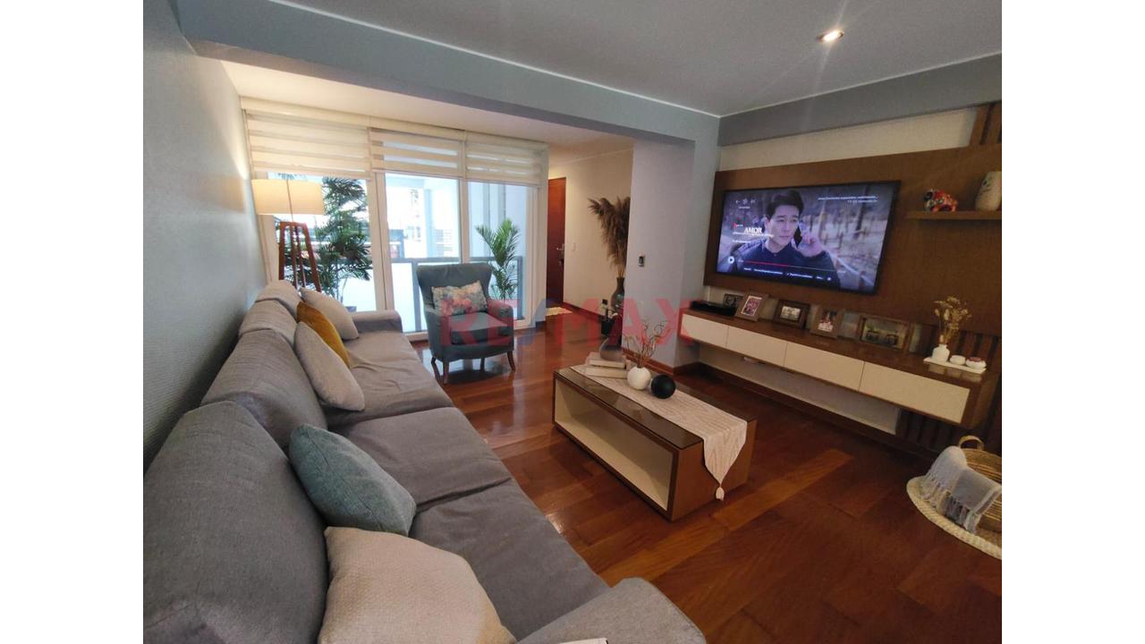 Vendo Amplio Departamento Primer Piso Con Terraza + 2 Estacionamientos — foto 5