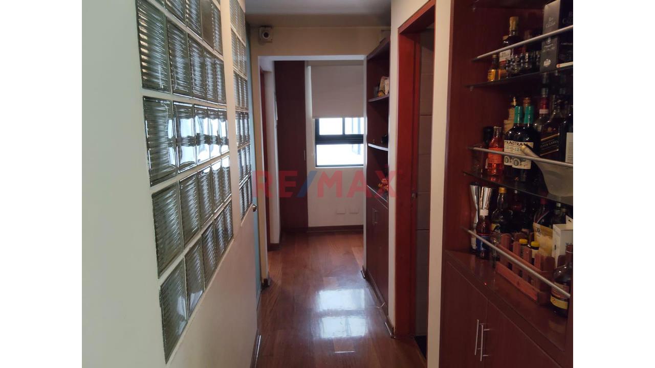Vendo Amplio Departamento Primer Piso Con Terraza + 2 Estacionamientos — foto 7