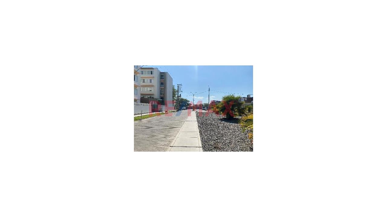 Se Vende Departamento  En Exclusivo Condominio, Urbanización Las Torrs Del Chipe. Torre 1 - 4