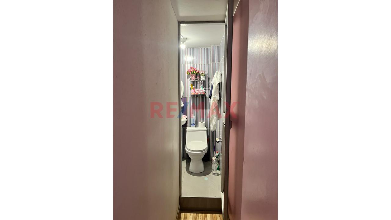 Casa De 3 Pisos En Plena Av. Huarochirí | A Pasos Del Óvalo Huarochirí — foto 4