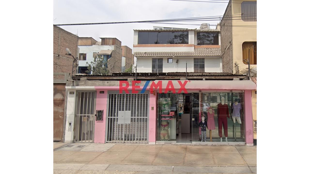 Casa De 3 Pisos En Plena Av. Huarochirí | A Pasos Del Óvalo Huarochirí
