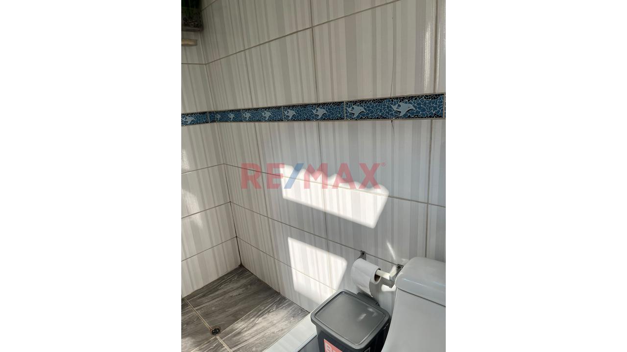 Casa De 3 Pisos En Plena Av. Huarochirí | A Pasos Del Óvalo Huarochirí — foto 13