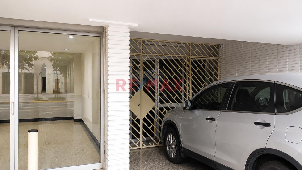 Vendo Estratégico Local Comercial De 52M² En San Isidro: Alta Exposición — foto 3