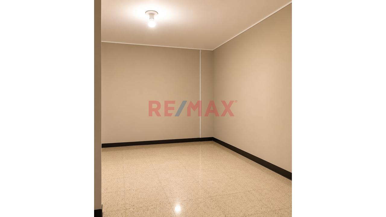 Vendo Estratégico Local Comercial De 52M² En San Isidro: Alta Exposición