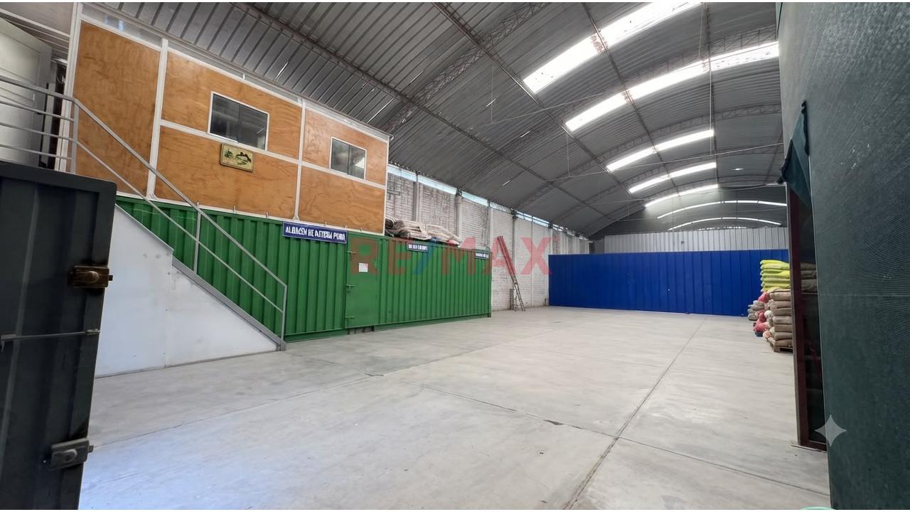 Almacen En Venta 400M2 En Urb. La Parada - 3