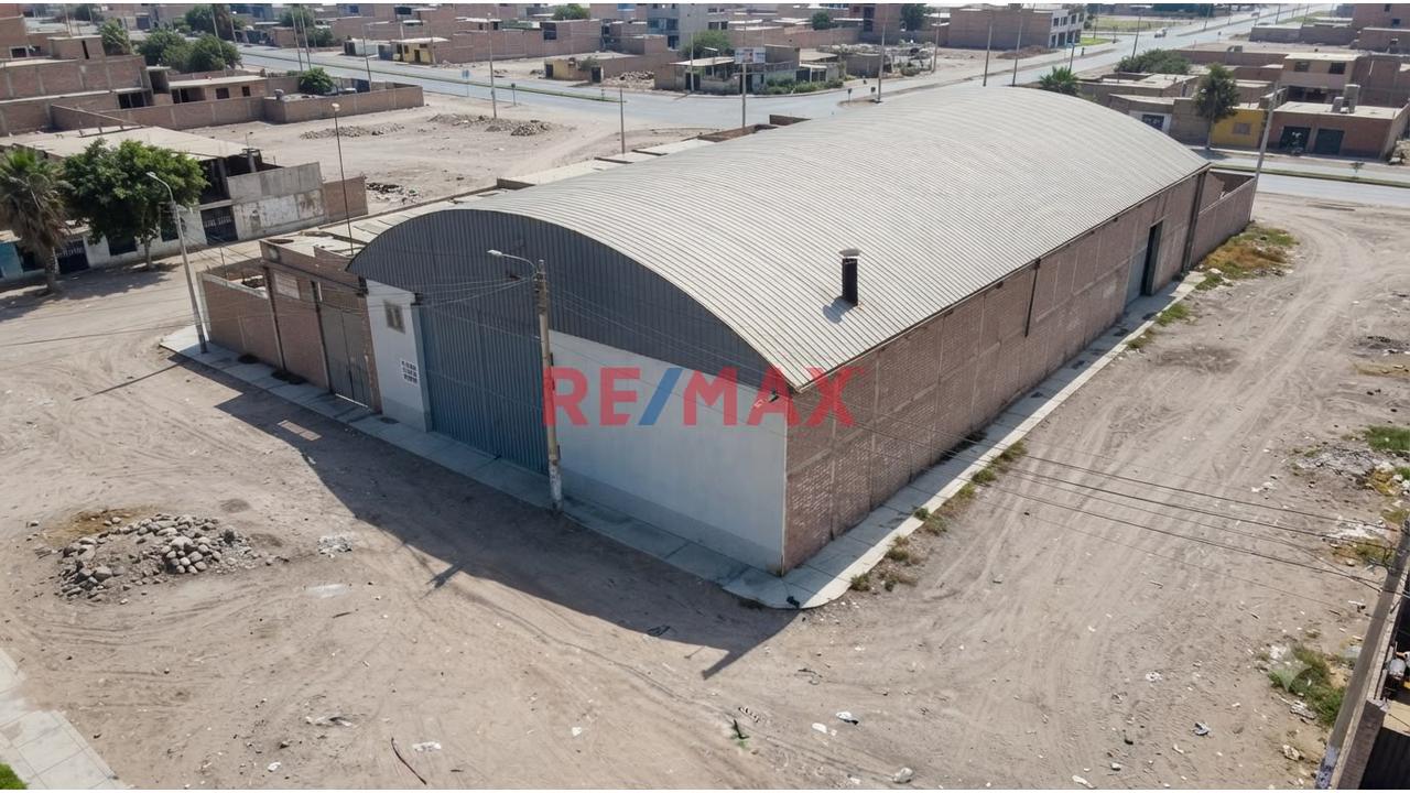 Almacen En Venta 400M2 En Urb. La Parada - 1