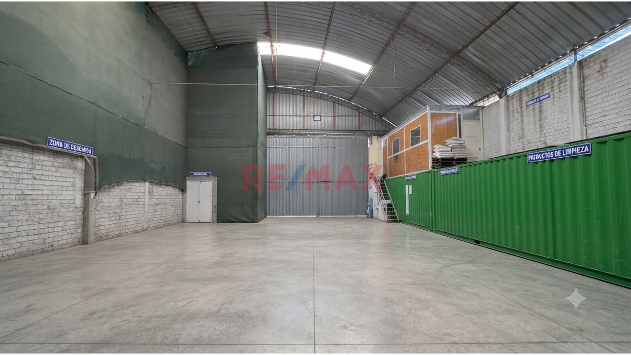 Almacen En Venta 400M2 En Urb. La Parada - 8