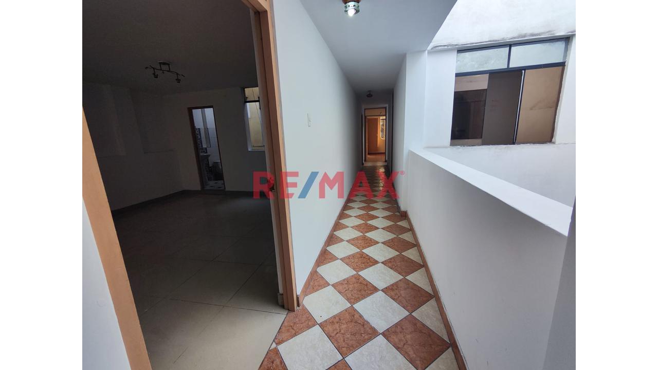 Venta De Inmueble En Ate | 2.º Y 3.Er Piso + Azotea | 5 Departamentos | Zona Vivienda Taller — foto 15