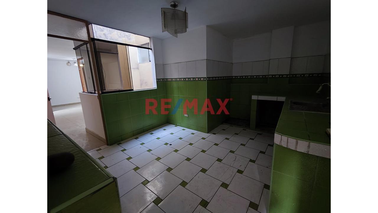 Venta De Inmueble En Ate | 2.º Y 3.Er Piso + Azotea | 5 Departamentos | Zona Vivienda Taller — foto 12