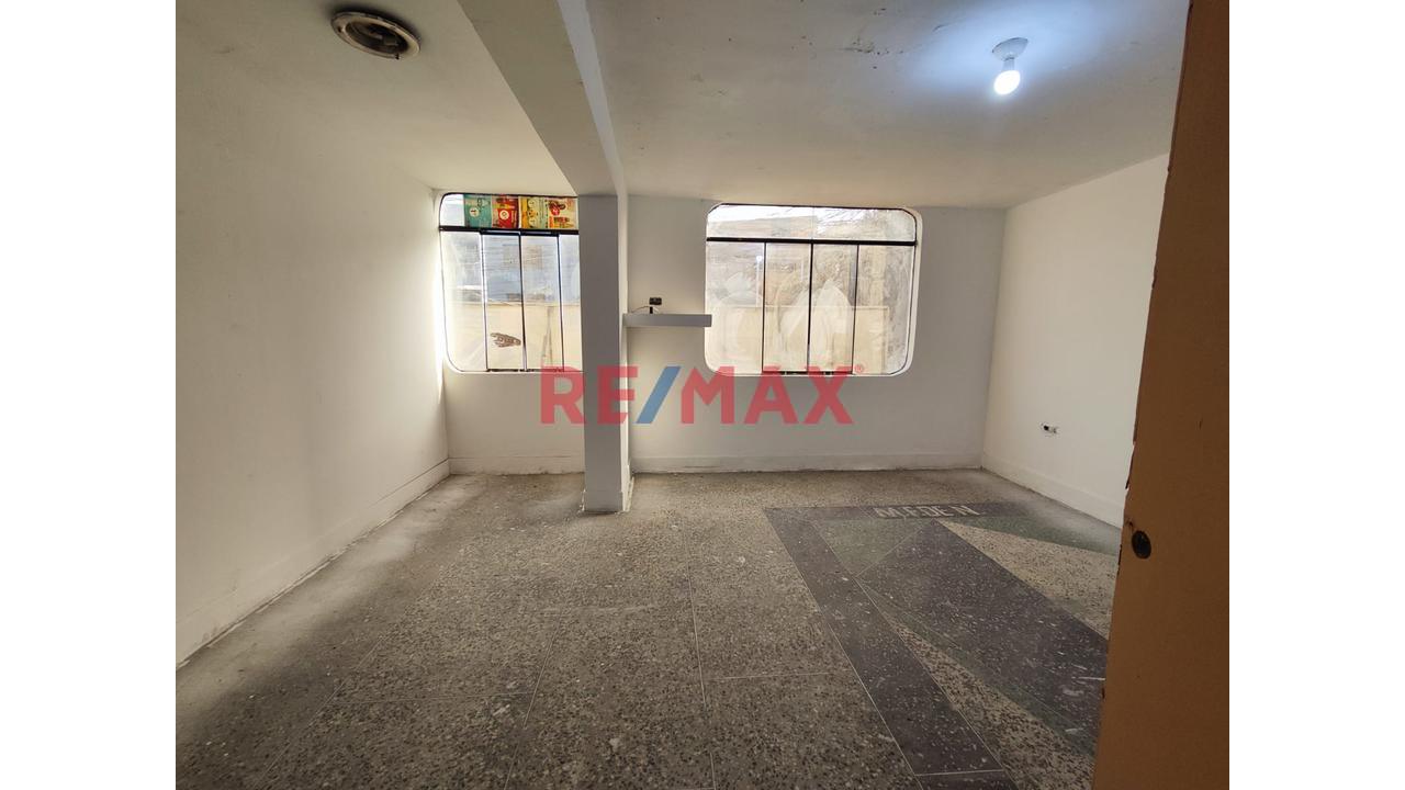 Venta De Inmueble En Ate | 2.º Y 3.Er Piso + Azotea | 5 Departamentos | Zona Vivienda Taller — foto 7