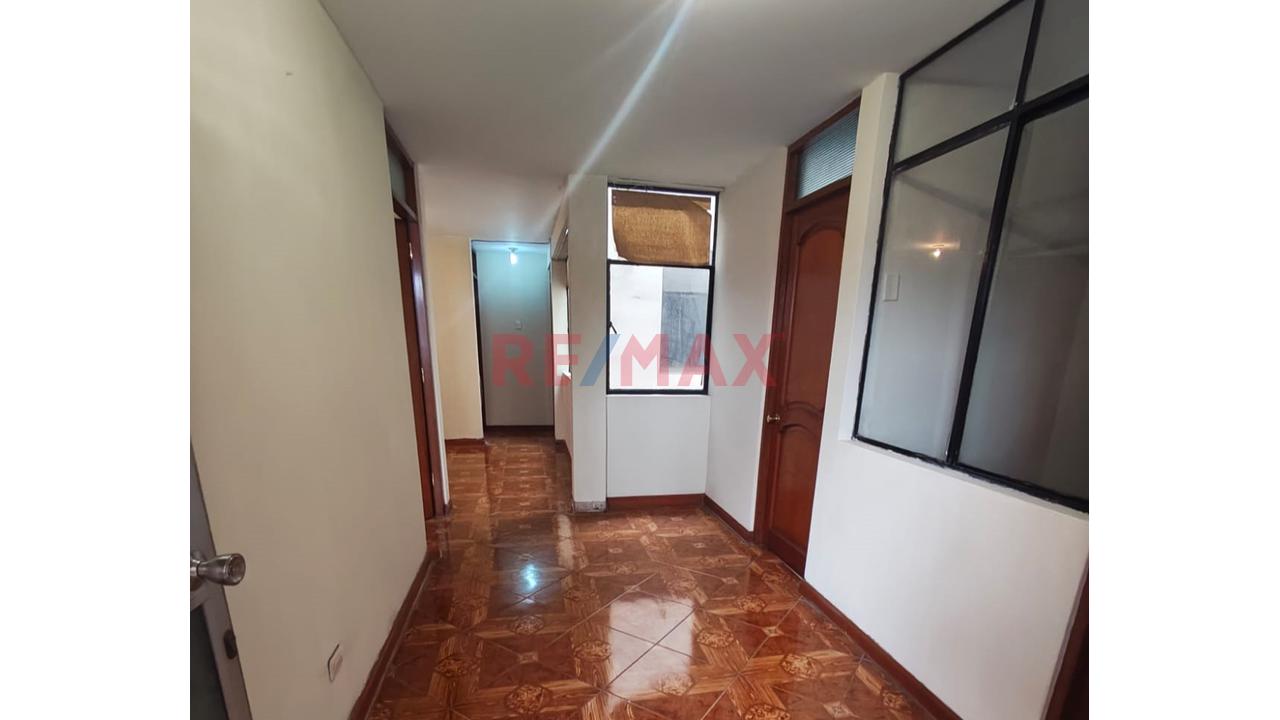 Alquila Tu Nuevo Hogar En Segundo Piso En  San Martin De Porres — foto 2