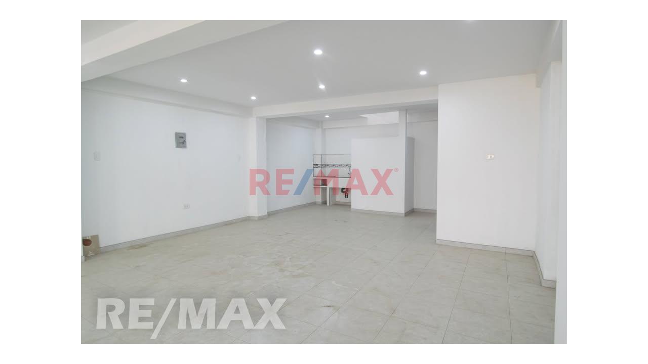 🏪 ¡Se Alquila Amplio Local Comercial En 2Do Piso  - Av. Mariategui - San Juan De Lurigancho! 🚀 - 4