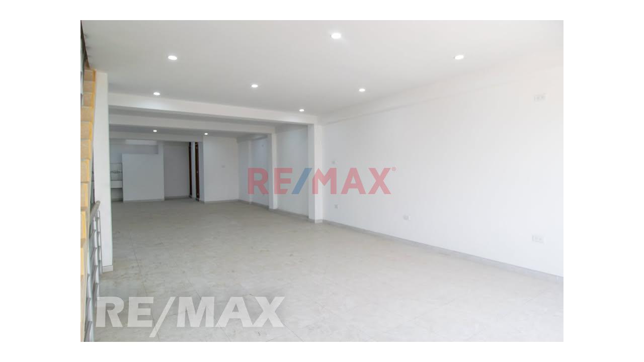 🏪 ¡Se Alquila Amplio Local Comercial En 2Do Piso  - Av. Mariategui - San Juan De Lurigancho! 🚀 - 3