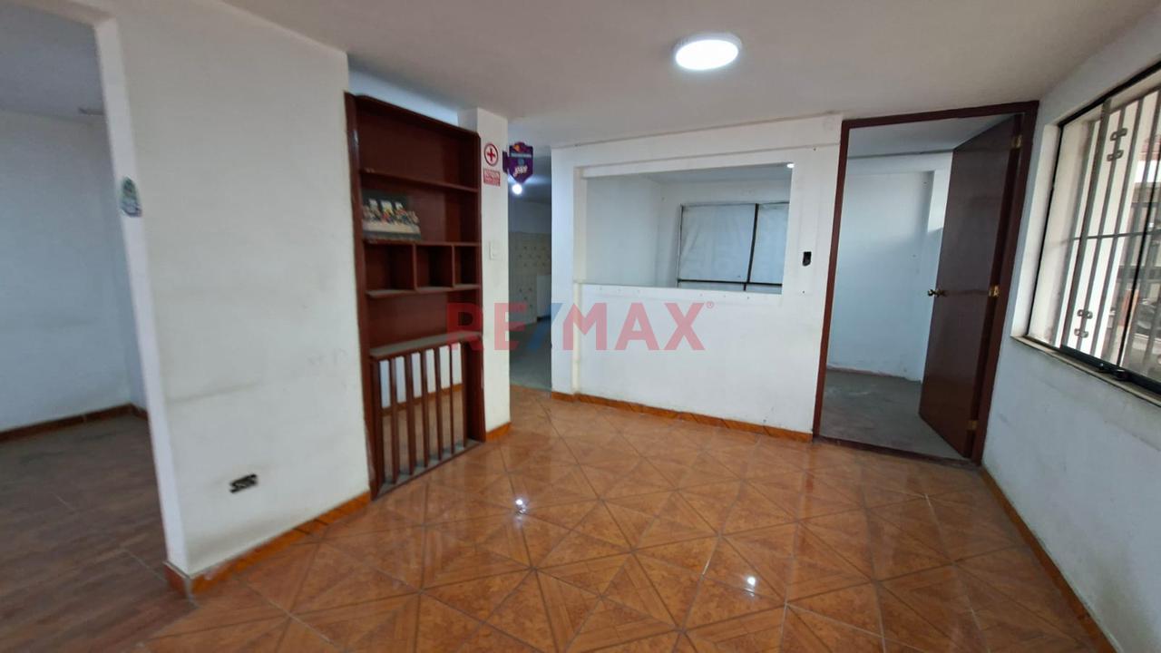 Alquilo Local Comercial 1, 2 Pisos + Azotea En La Av. Chimpu Ocllo - Carabayllo — foto 3