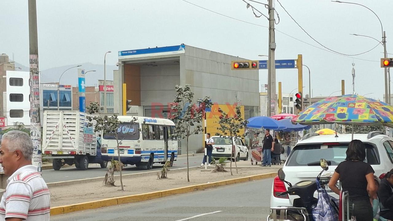 Alquilo Local Comercial 1, 2 Pisos + Azotea En La Av. Chimpu Ocllo - Carabayllo — foto 12