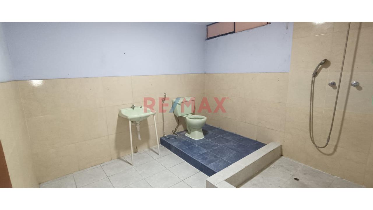 Vendo Amplia Y Estratégica Casa Familiar De 259 M² En Comas: Máximo Confort Y Excelente Conectividad — foto 11