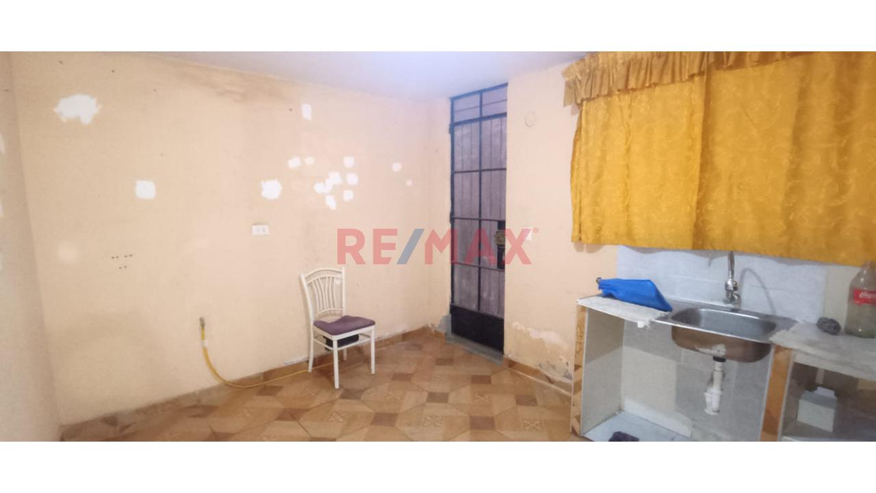 Vendo Amplia Y Estratégica Casa Familiar De 259 M² En Comas: Máximo Confort Y Excelente Conectividad — foto 7