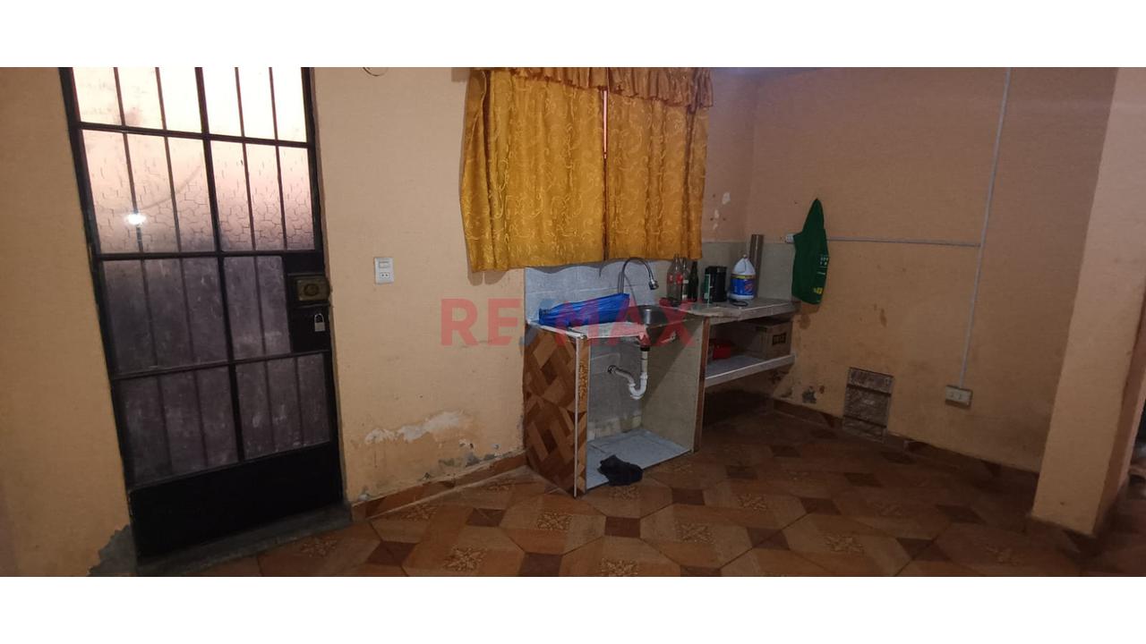 Vendo Amplia Y Estratégica Casa Familiar De 259 M² En Comas: Máximo Confort Y Excelente Conectividad — foto 6