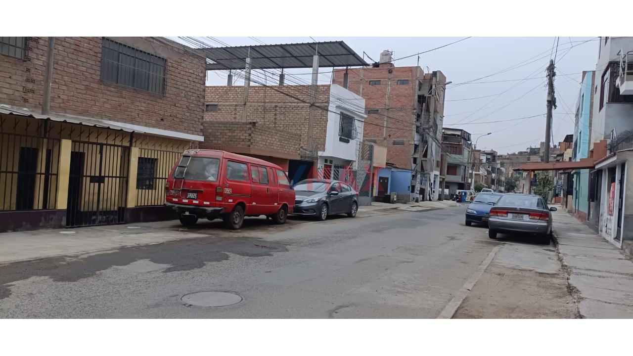 Vendo Amplia Y Estratégica Casa Familiar De 259 M² En Comas: Máximo Confort Y Excelente Conectividad — foto 15
