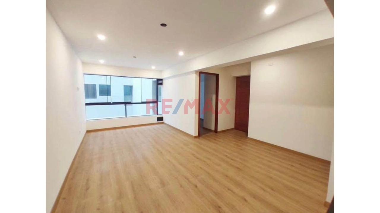 Venta De Moderno Departamento  En Chacarilla Del Estanque — foto 2