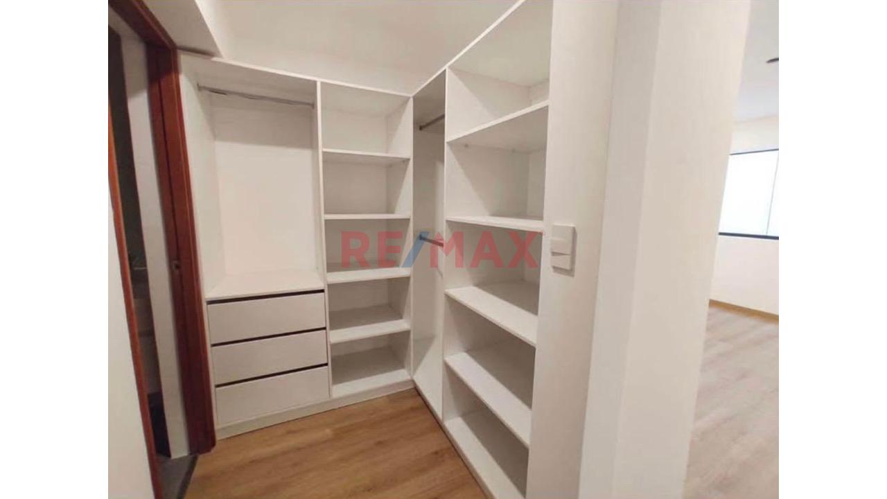 Venta De Moderno Departamento  En Chacarilla Del Estanque — foto 6