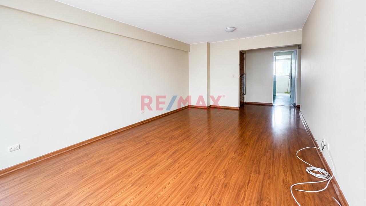 🏡 Vive En La Av. Antonio Miró Quesada: Amplitud, Privacidad Y Una Ubicación Que Lo Tiene Todo. — foto 3