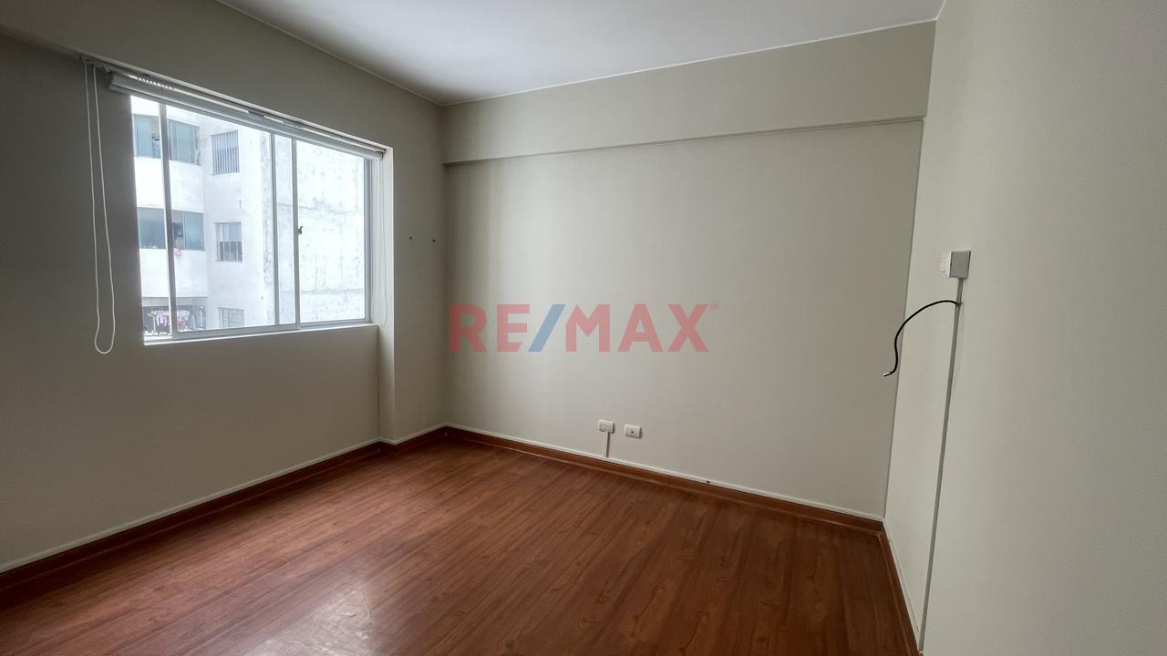 🏡 Vive En La Av. Antonio Miró Quesada: Amplitud, Privacidad Y Una Ubicación Que Lo Tiene Todo. — foto 13