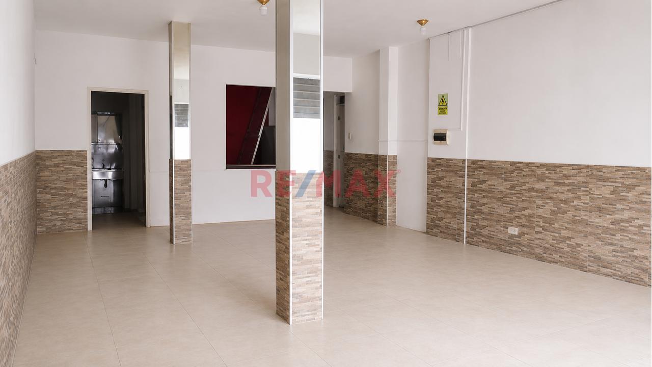 Local Comercial De 75 M² En Urb. Ignacio Merino - 1.ª Etapa, Ubicado Sobre Avenida Principal Y Cerca A Inkafarma. - 9