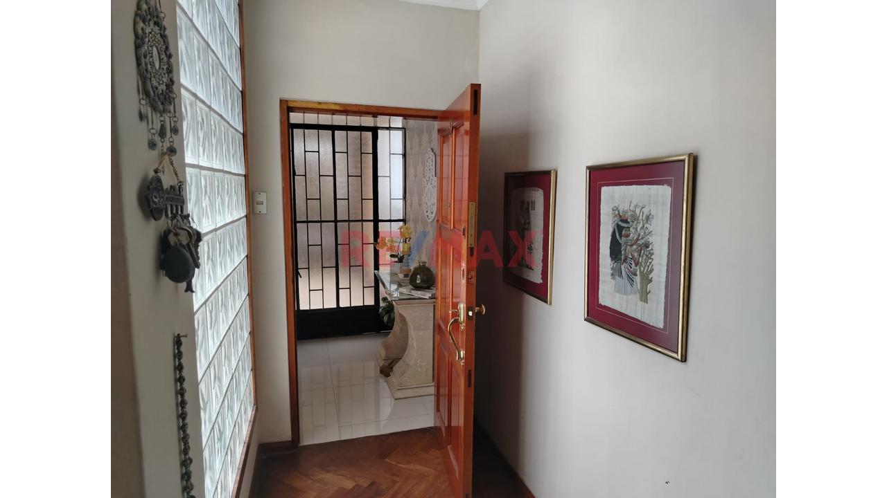 Venta De Lindo Departamento De 122 M2 En Lince Límite Con San Isidro