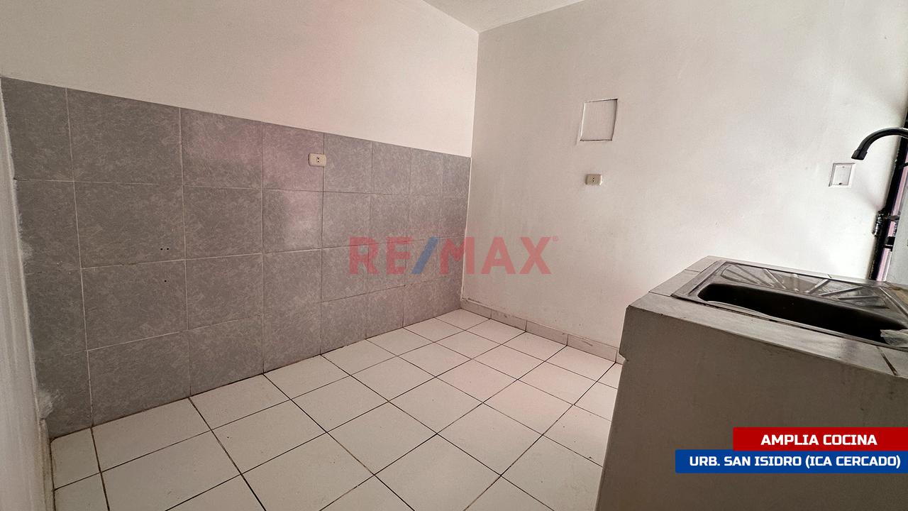Oficina En Alquiler En Primer Piso - Urb San Isidro (Ica) - 3