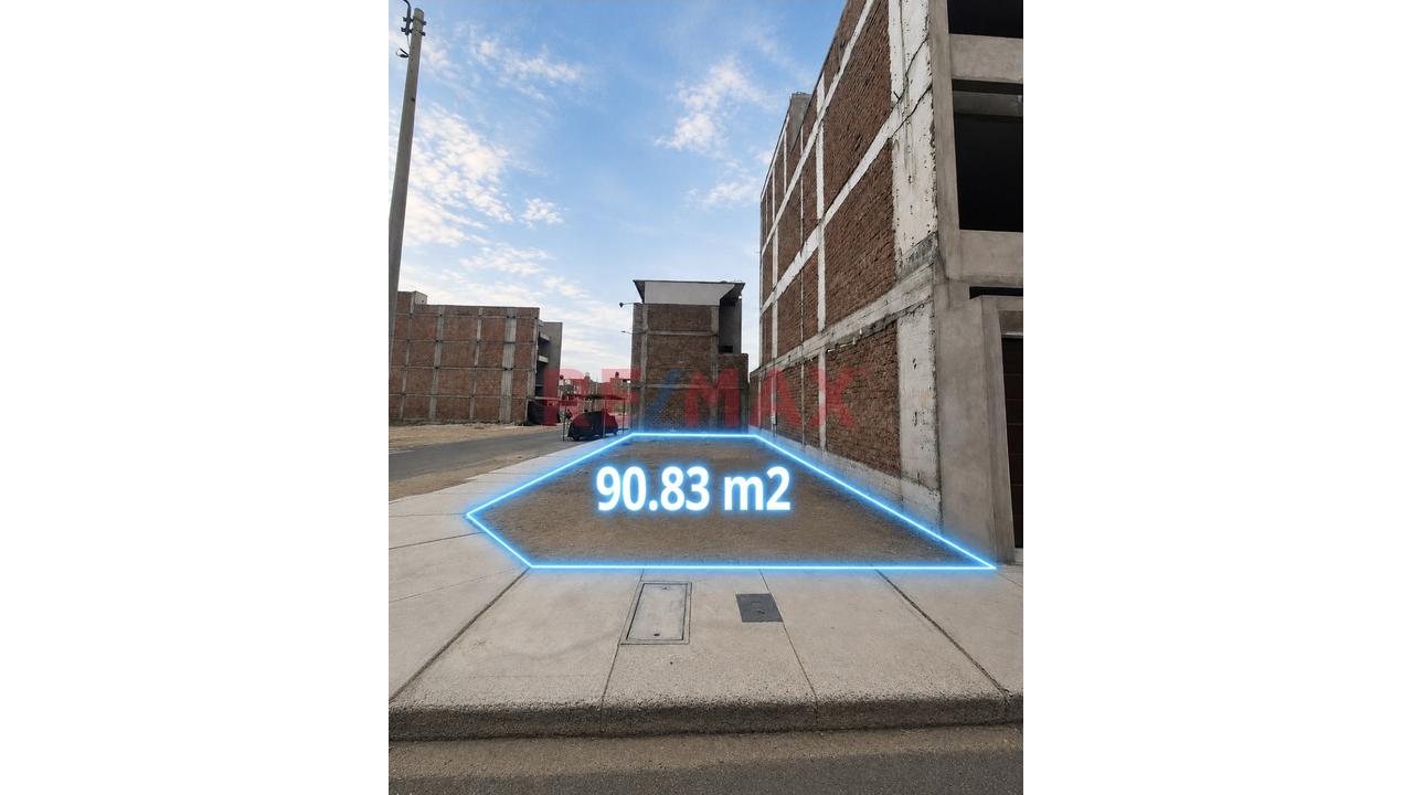 Se Vende Lote En Esquina En El Condominio Altos Del Valle - 2