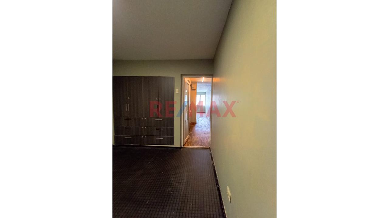 Se Alquila Oficina - Zona Comercial - Salamanca - 18