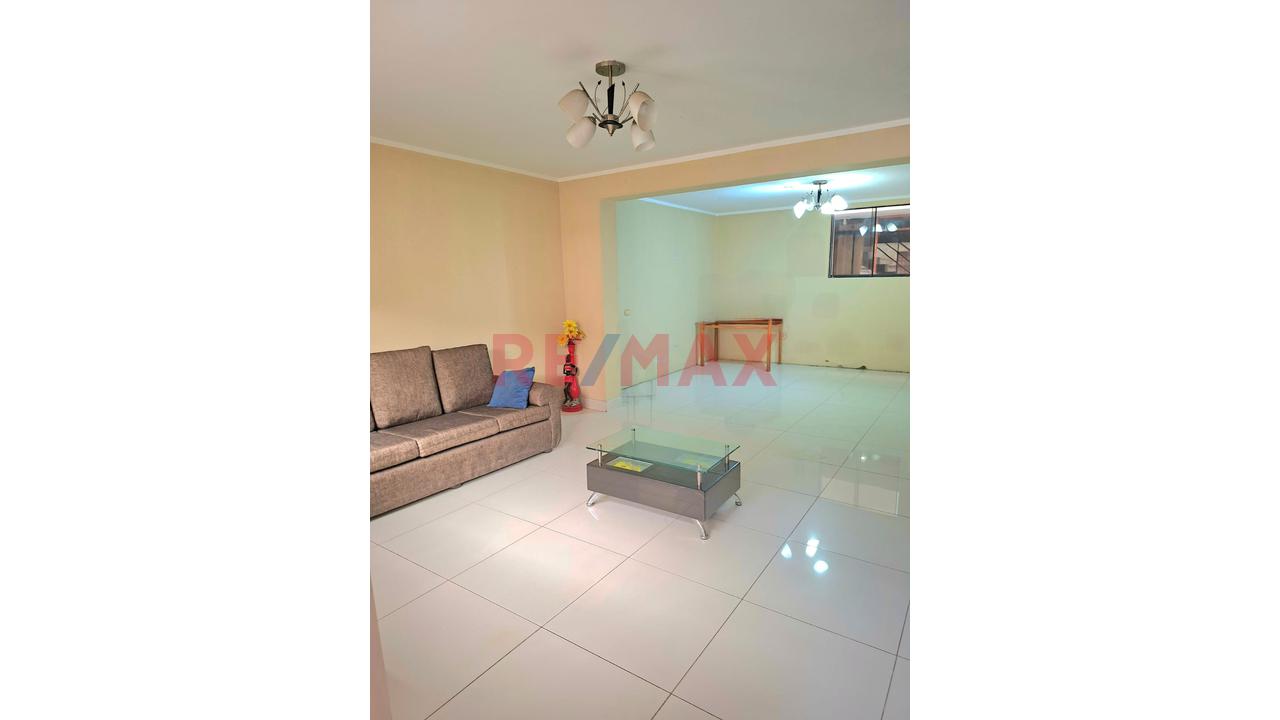 Venta De Hermoso Departamento A Espalda Del Hospital Sergio Bernales Collique Primera Zona — foto 3