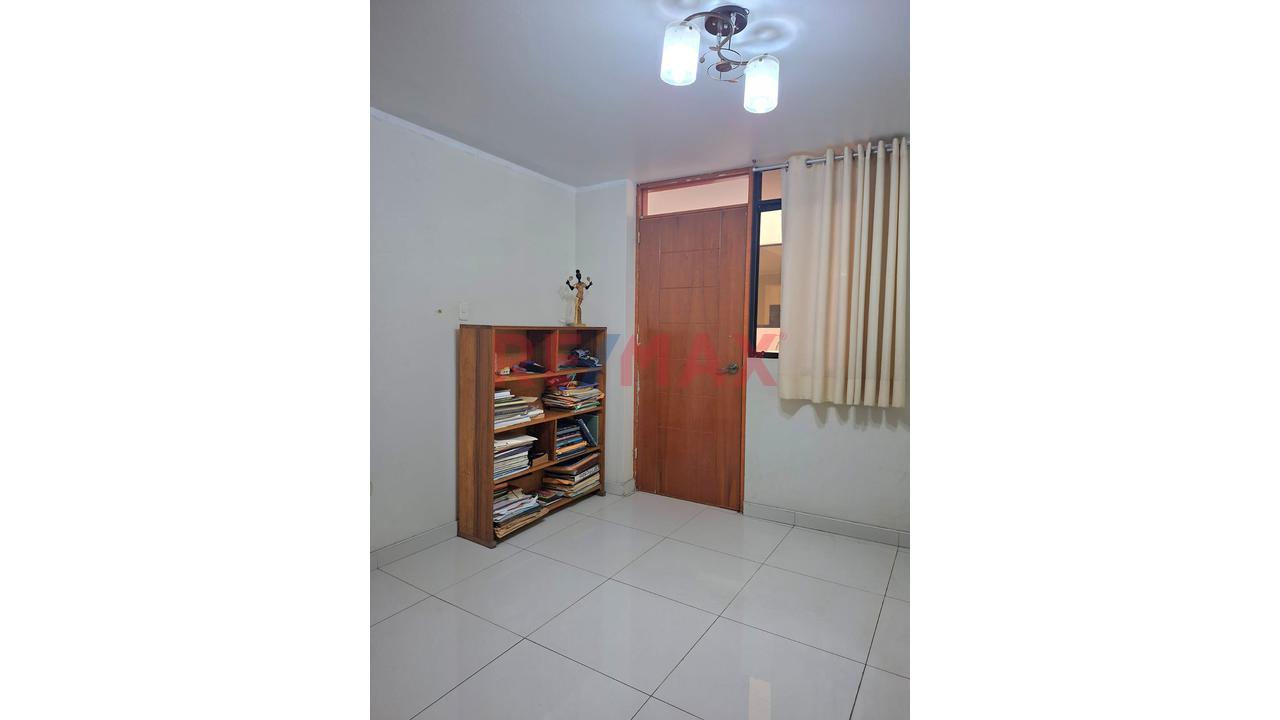 Venta De Hermoso Departamento A Espalda Del Hospital Sergio Bernales Collique Primera Zona — foto 6
