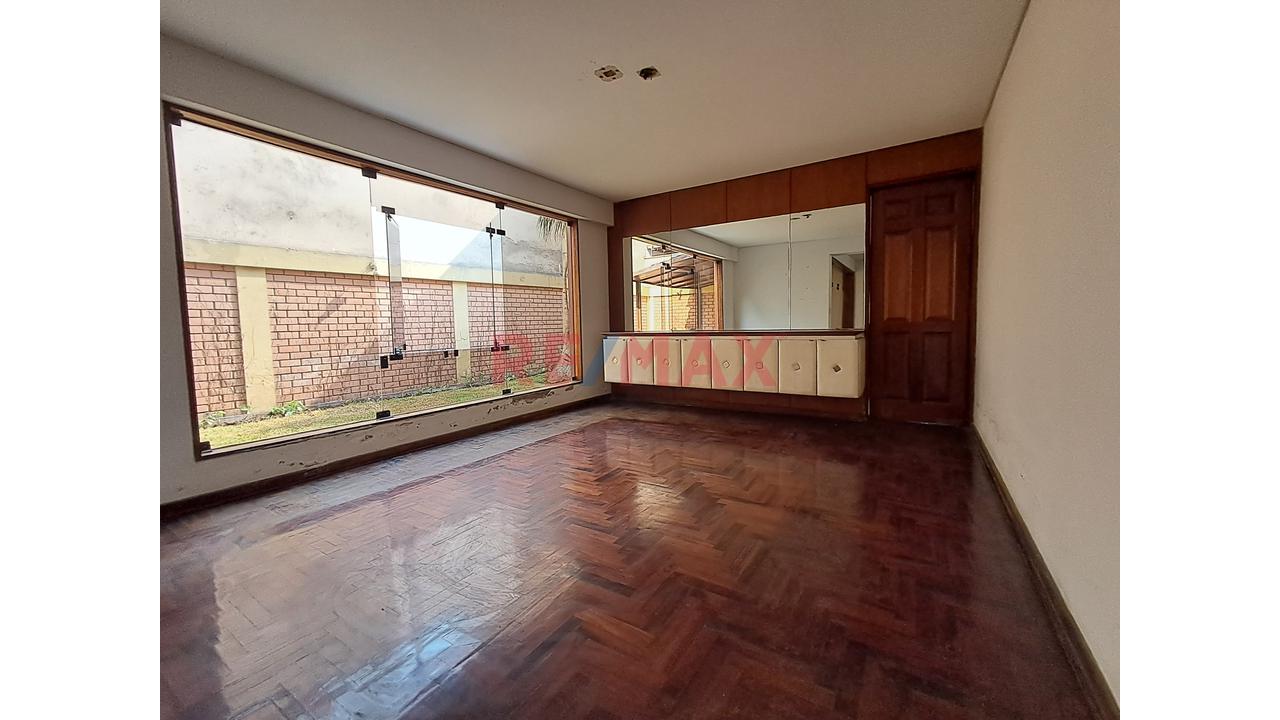 Ocasion! Venta Casa Residencial Frente A La Universidad De Lima Y Jockey Plaza - Surco — foto 4
