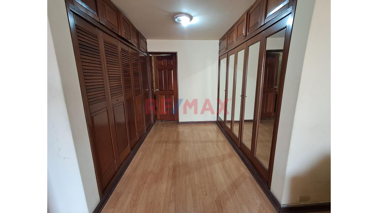 Ocasion! Venta Casa Residencial Frente A La Universidad De Lima Y Jockey Plaza - Surco — foto 15