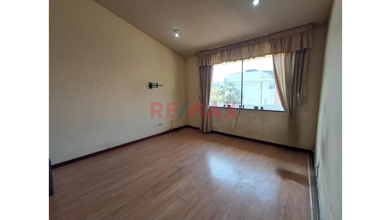 Se Alquila! Casa Residencial De 3 Pisos Frente A La Universidad De Lima Y Jockey Plaza - Surco — foto 14