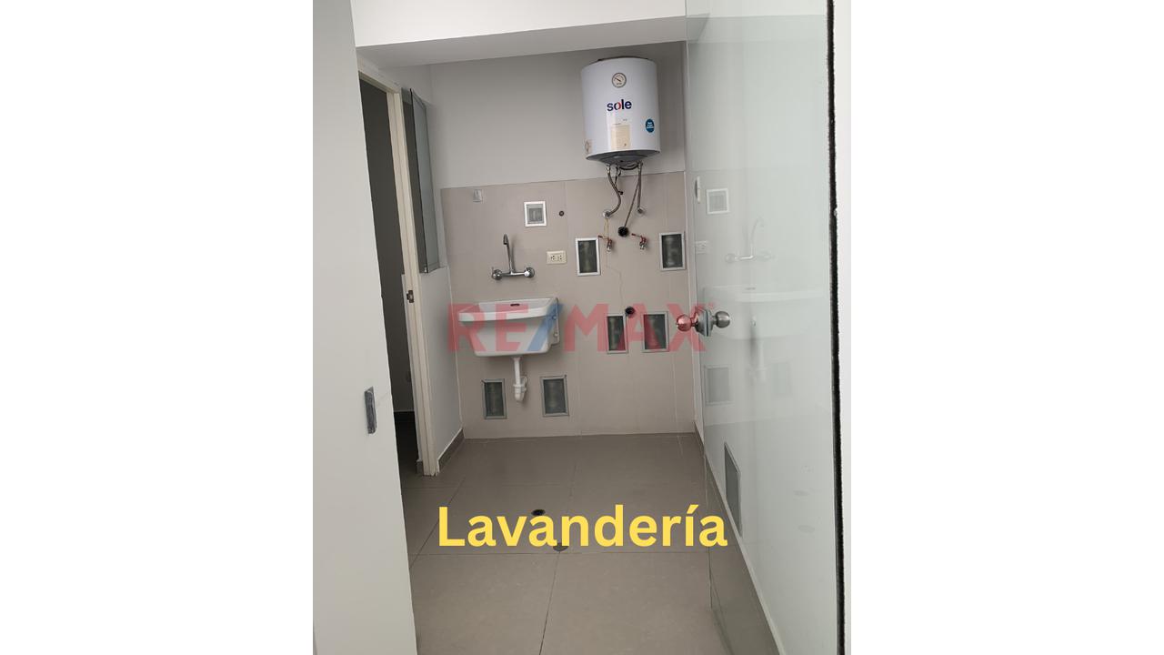 Venta De Amplio Departamento En Miraflores — foto 13