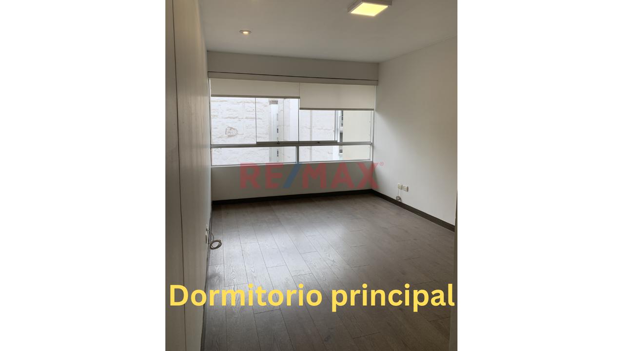Venta De Amplio Departamento En Miraflores — foto 4