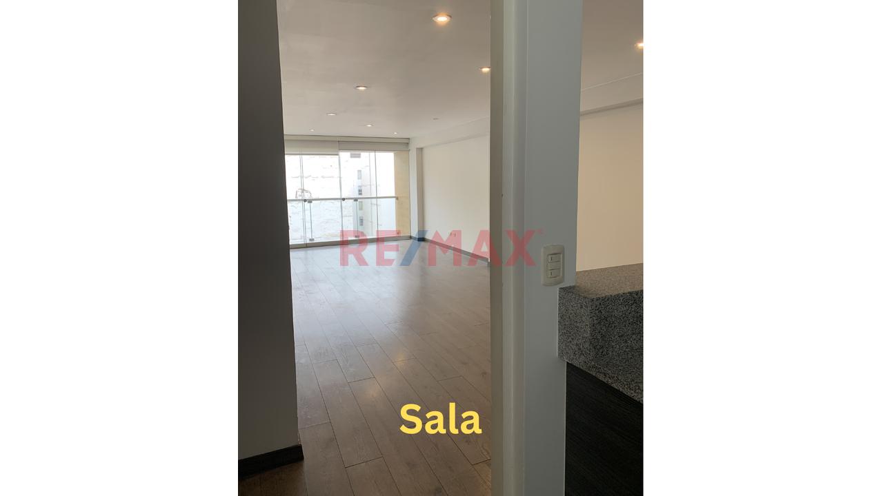 Venta De Amplio Departamento En Miraflores — foto 2