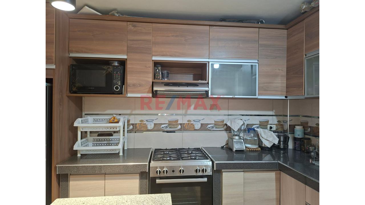 Venta De Departamento Semi Amoblado Cerca Del Hospital Sergio Bernales  Collique — foto 5