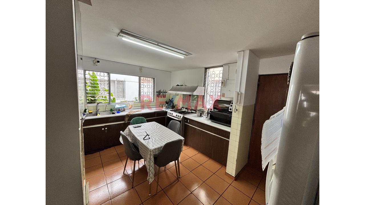Oportunidad De Inversión: Terreno Para Proyecto Inmobiliario En San Isidro Ubicación Estratégica: Av. Gálvez Barrenechea, San Isidro.Precio No Negociable - 7