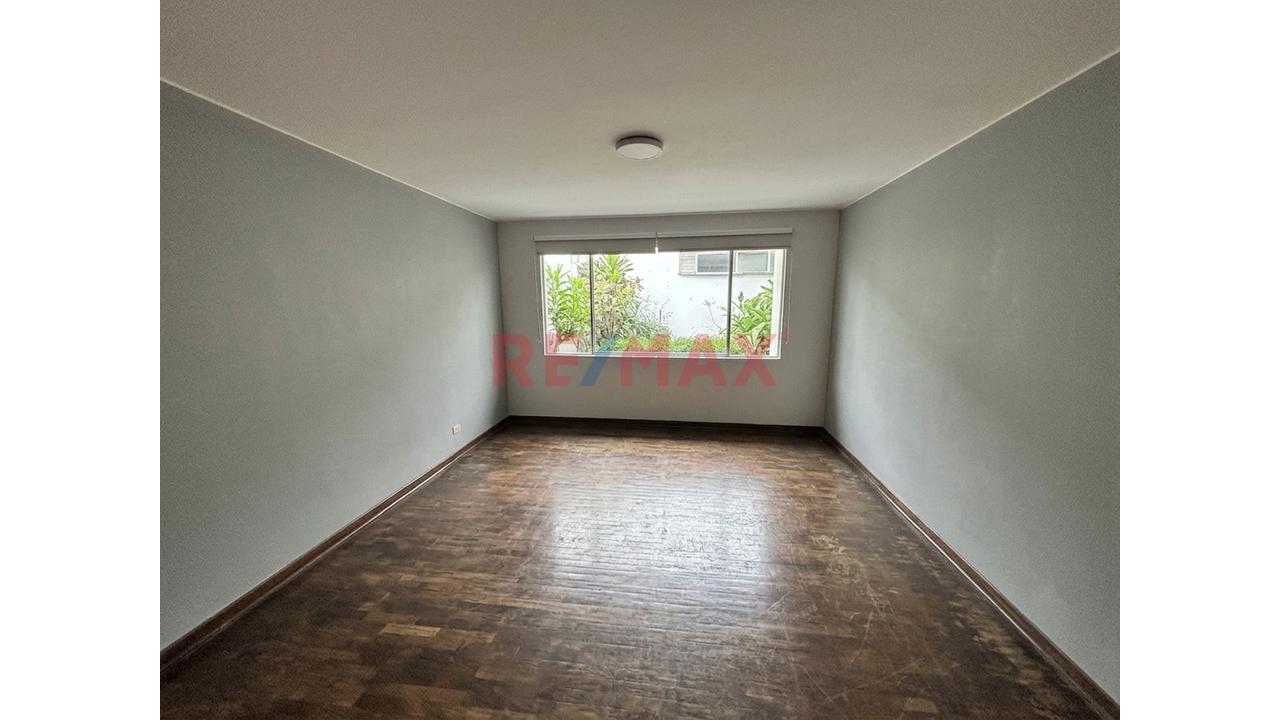 Oportunidad De Inversión: Terreno Para Proyecto Inmobiliario En San Isidro Ubicación Estratégica: Av. Gálvez Barrenechea, San Isidro.Precio No Negociable - 4