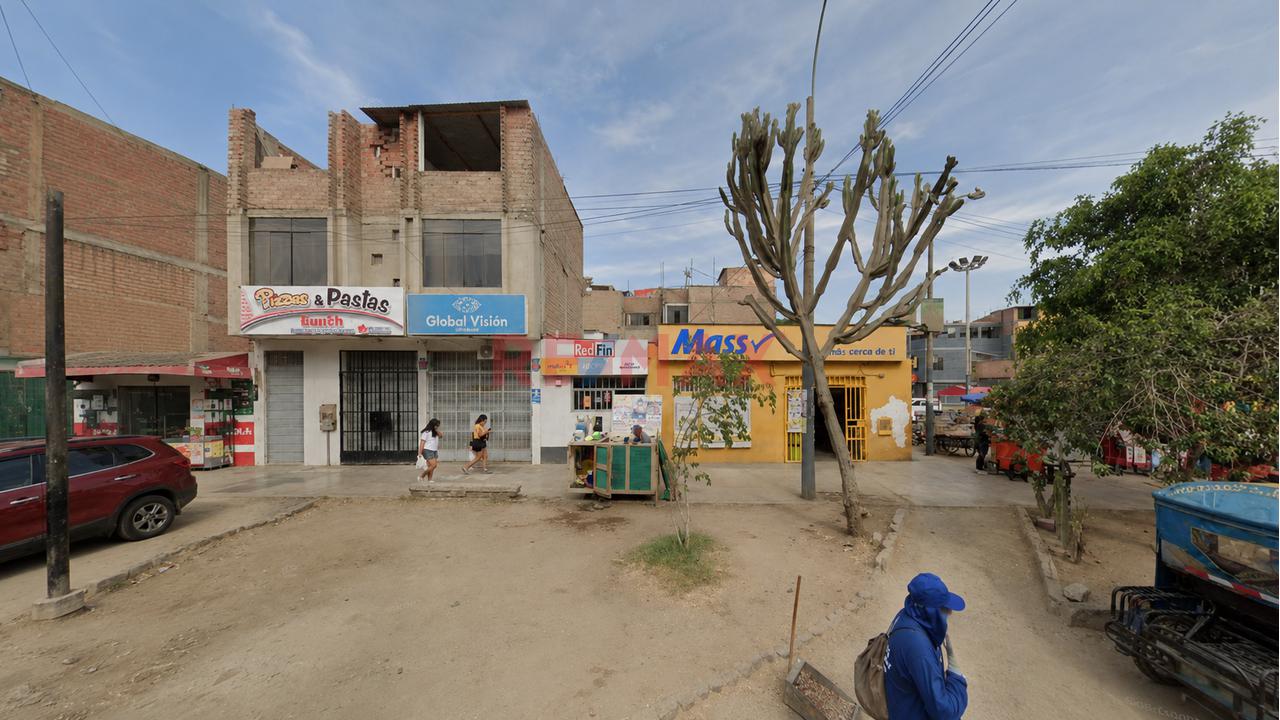 Local comercial de 140 m² en Callao — foto 2