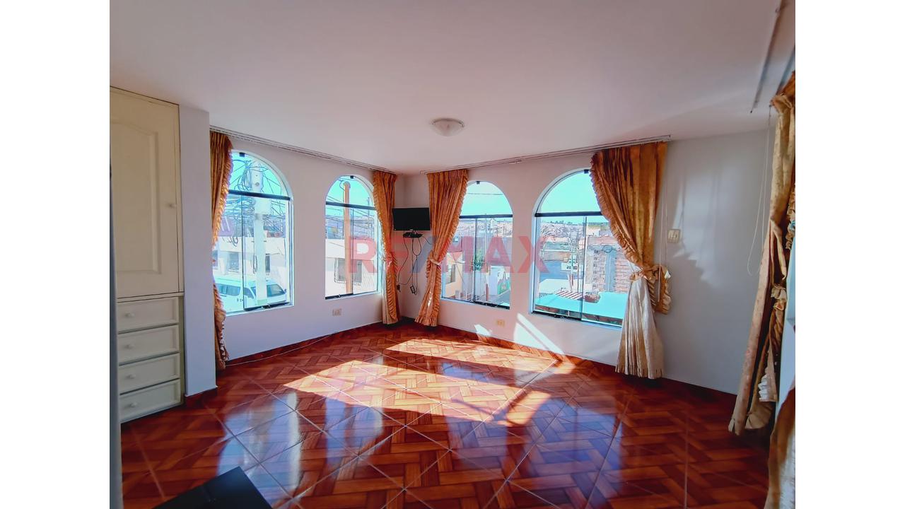 Se Alquila Casa Para Empresas A Una Cuadra De La Plaza Principal De Congata — foto 4