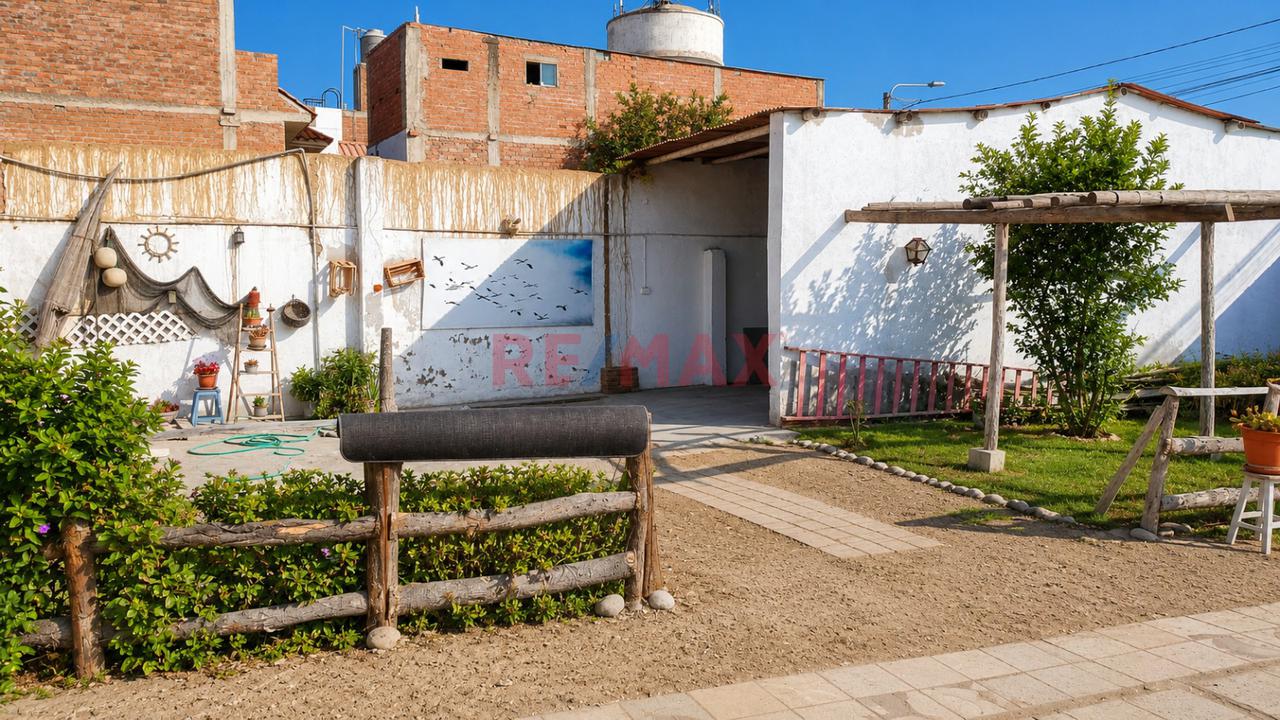 Ocasion De Inversion Venta De Propiedad Como Casa O Terreno!! - Moche Las Delicias - 2