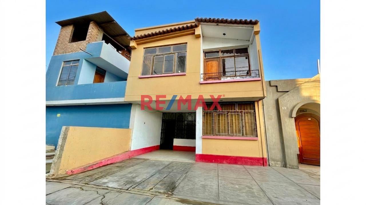 Casa En El Paraíso - Zona Enrejada
