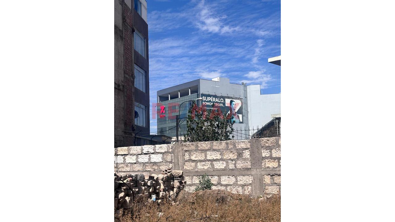 Venta De Terreno Urbano En Av. Ejercito - Cayma - 2